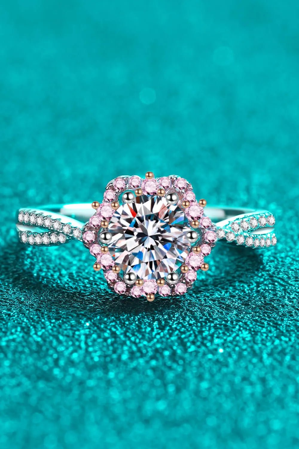 1 Carat Moissanite Flower - Shaped Crisscross Ring - CNCO