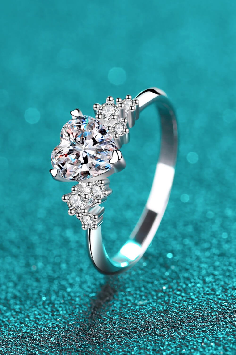 1 Carat Moissanite Heart Ring - CNCO