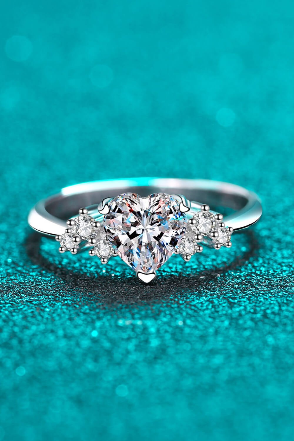 1 Carat Moissanite Heart Ring - CNCO