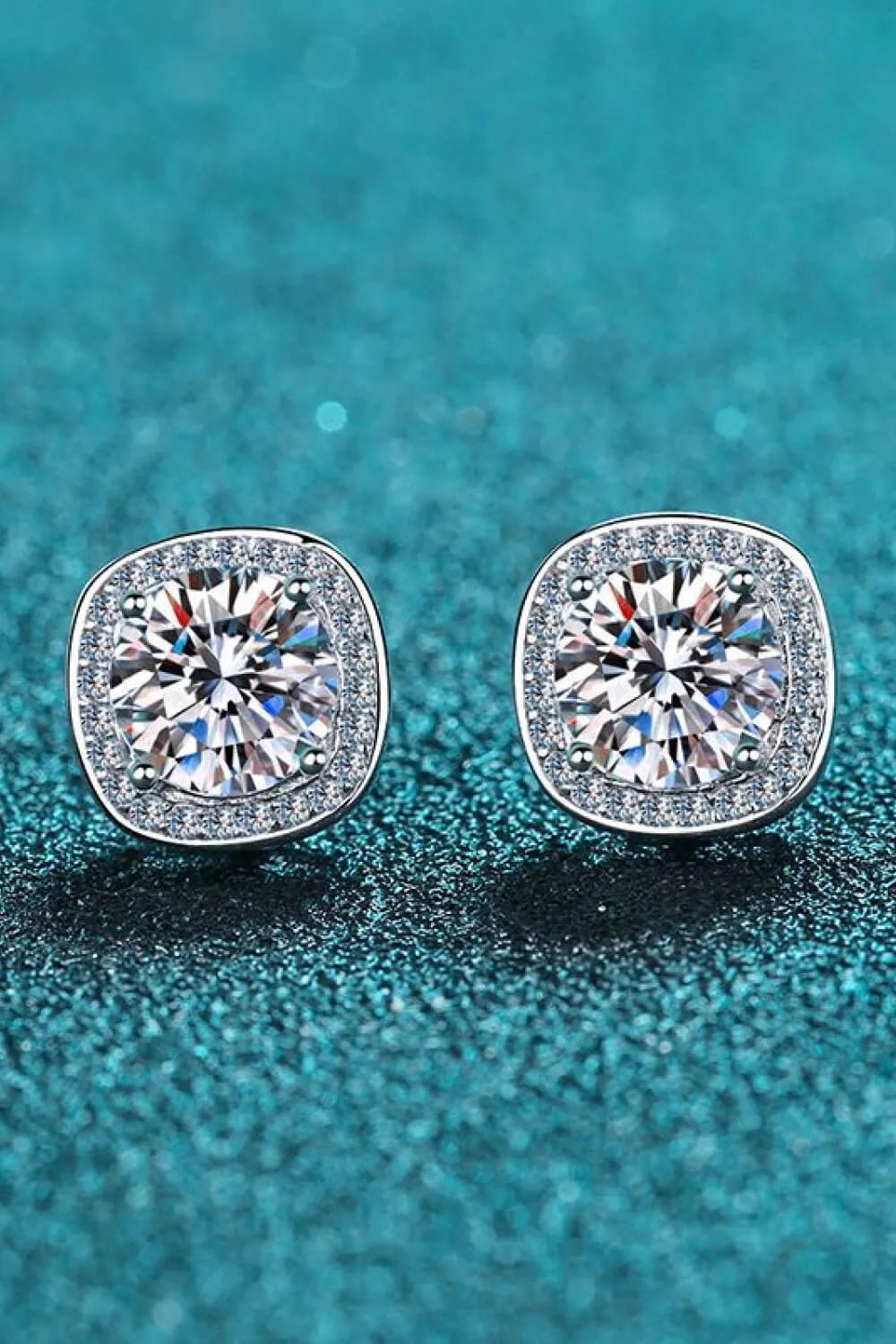 Let Me Love You 1 Carat Moissanite Stud Earrings - CNCO